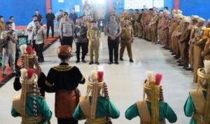 Gubernur Jambi saat menghadiri Kenduri Sko Manggien Depati Niniek Mamak Luhah Depati Intan Siulak Mukai, Kabupaten Kerinci