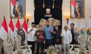 Pertemuan Gubernur Jambi Al Haris dengan pengurus Forum Warga Tolak Zona Merah Pertamina