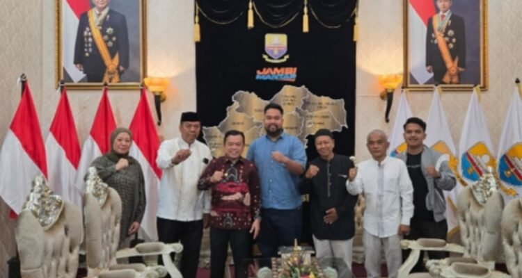 Pertemuan Gubernur Jambi Al Haris dengan pengurus Forum Warga Tolak Zona Merah Pertamina