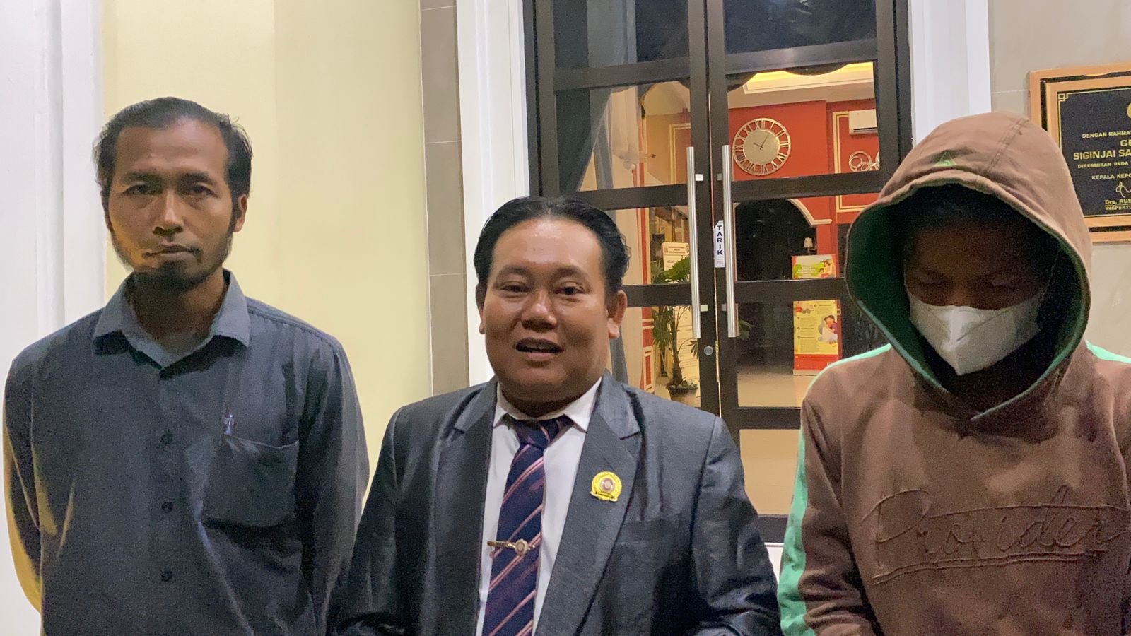 Salah satu murid SMKN 3 Tanjabtim saat membuat laporan ke Polda Jambi