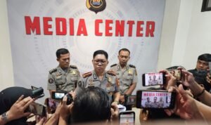 Kabid Humas Polda Jambi, Kombes Pol Erlan Munaji memberikan keterangan terkait kasus tanah longsor di lokasi PETI