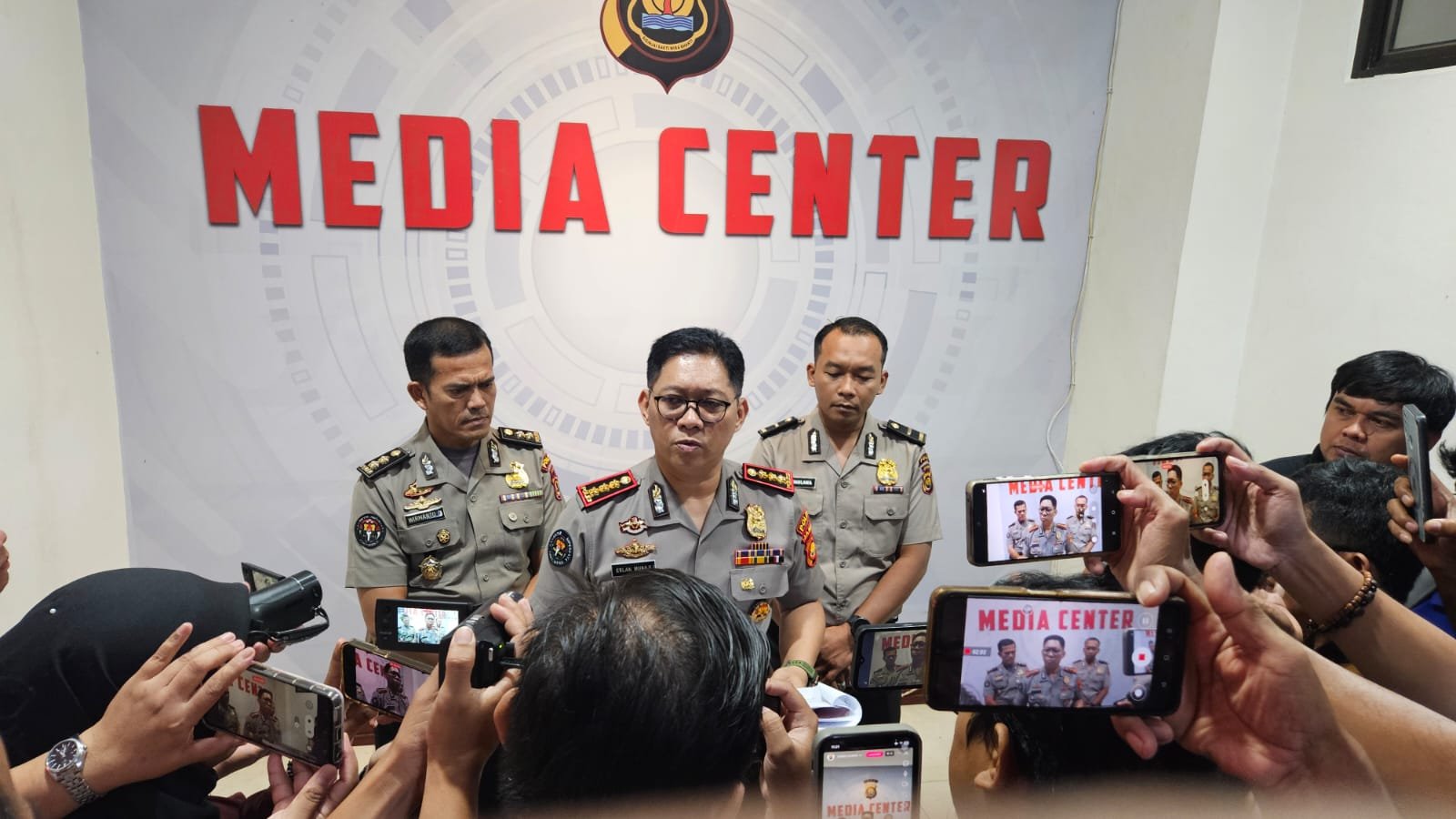 Kabid Humas Polda Jambi, Kombes Pol Erlan Munaji memberikan keterangan terkait kasus tanah longsor di lokasi PETI