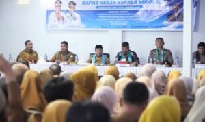 Gubernur Jambi Al Haris saat membuka Rapat Kerja Kepala Sekolah SMA/SMK/SLB se-Provinsi Jambi di Kabupaten Kerinci
