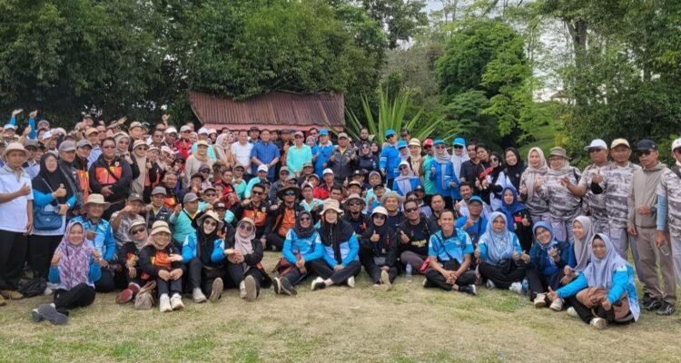 Foto bersama usai penutupan Raker Kepala Sekolah se Provinsi Jambi di Kerinci