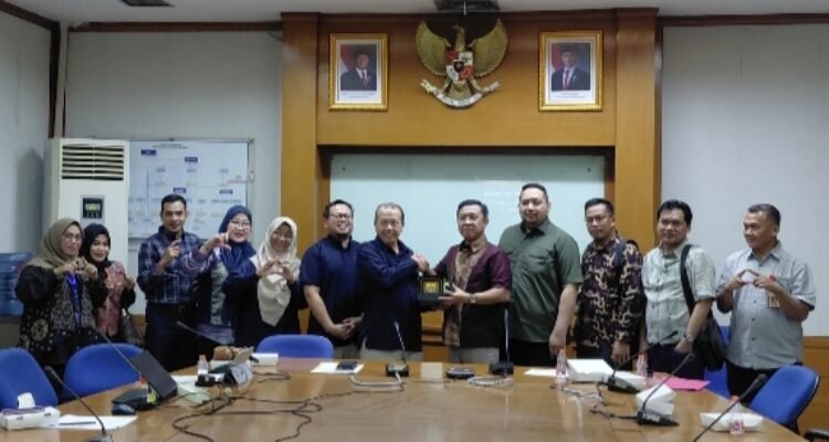 Foto bersama Komisi I DPRD Provinsi Jambi usai konsultasi resmi ke Arsip Nasional Republik Indonesia (ANRI)