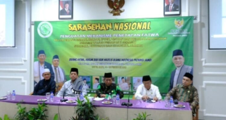 Wakil Gubernur Jambi Abdullah Sani saat menghadiri sarasehan dengan tema produktivitas lembaga berbasis fatwa, kepatuhan hukum, dan perspektif hak asasi manusia (HAM)