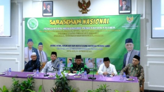 Wakil Gubernur Jambi Abdullah Sani saat menghadiri sarasehan dengan tema produktivitas lembaga berbasis fatwa, kepatuhan hukum, dan perspektif hak asasi manusia (HAM)