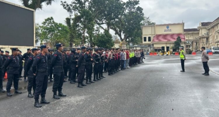 Polda Jambi dan jajaran mengerahkan ratusan personel untuk pengamanan Imlek 2026 dan long weekend