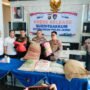 Dirpolairud Polda Jambi, Kombes Pol Dhovan Oktavianton memperlihatkan barang bukti komoditas pertanian dan kebutuhan pokok tanpa sertifikat karantina