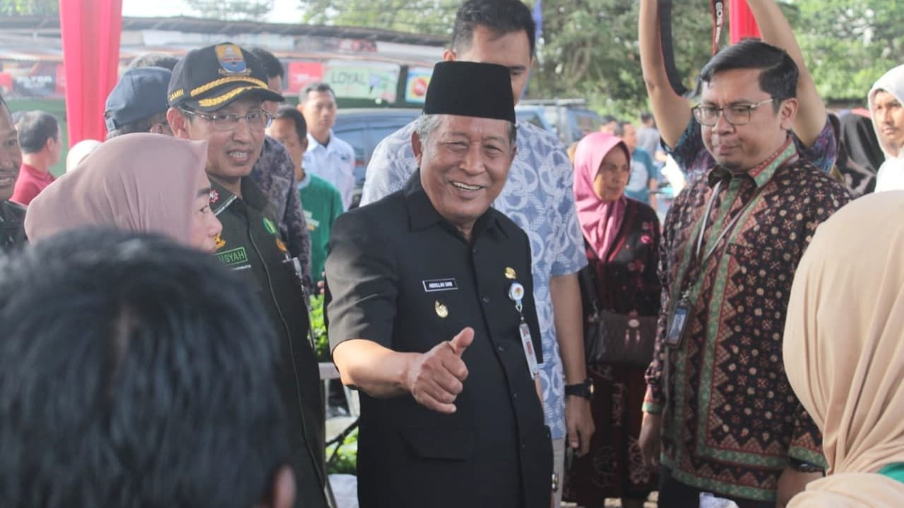 Wagub Abdullah Sani saat membuka Gerakan Pasar Murah Serentak Provinsi Jambi, dalam rangka menyambut Bulan Suci Ramadan 1447 Hijriah, di Citraland NGK, Kota Jambi