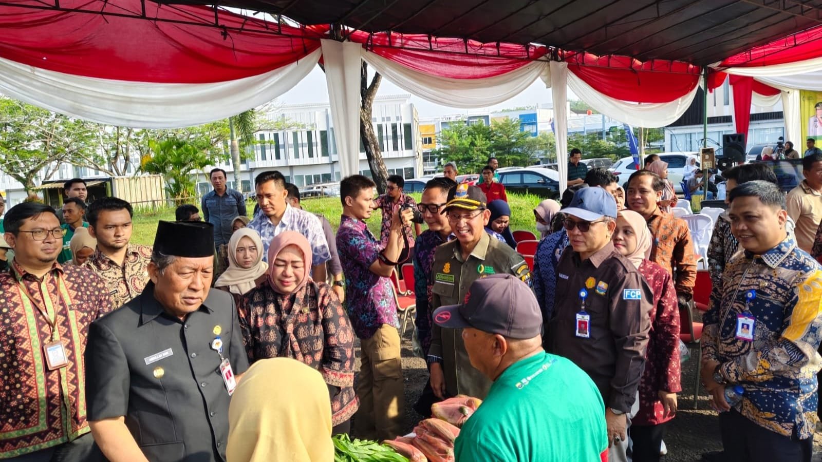 Wakil Ketua DPRD Provinsi Jambi, Samsul Riduan berharap Pemprov memastikan stabilitas harga bahan pokok khususnya menjelang bulan suci Ramadan