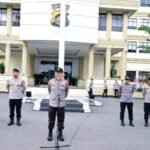 Wakapolda Jambi Brigjen Pol. B. Ali memimpin apel Kegiatan Rutin yang Ditingkatkan (KRYD) jelang Operasi Ketupat 2026
