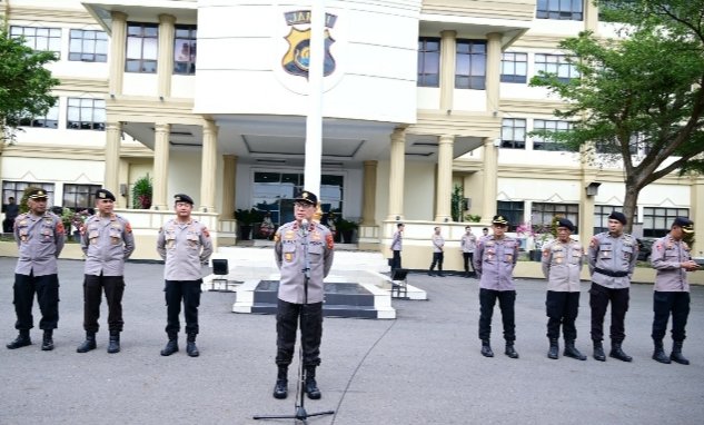 Wakapolda Jambi Brigjen Pol. B. Ali memimpin apel Kegiatan Rutin yang Ditingkatkan (KRYD) jelang Operasi Ketupat 2026