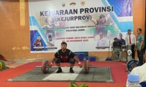 Salah satu lifter andalan Jambi yang akan ikut kejuaraan angkat besi senior Pupuk Indonesia di Bandung, Jawa Barat, 15-20 April 2026