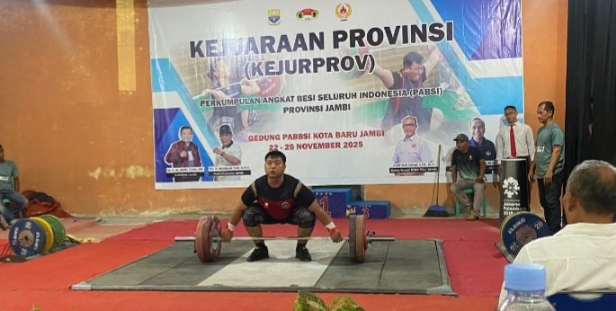 Salah satu lifter andalan Jambi yang akan ikut kejuaraan angkat besi senior Pupuk Indonesia di Bandung, Jawa Barat, 15-20 April 2026