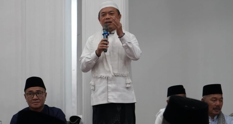 Gubernur Jambi Al Haris saat melaksanakan Safari Ramadhan 1447 H di Mesjid Al Falah Desa Lempur, Kabupaten Kerinci