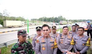 Kapolda Jambi Irjen Pol. Krisno H. Siregar melakukan pengecekan sejumlah jalur strategis, mulai dari ruas Tol Jambi–Palembang hingga Pos Pelayanan di Mestong, Kabupaten Muaro Jambi