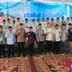 Gubernur Jambi Al Haris foto bersama kepala daerah wilayah barat dan warga di momen halal bihalal Hari Raya Idul Fitri 1447 Hijriah