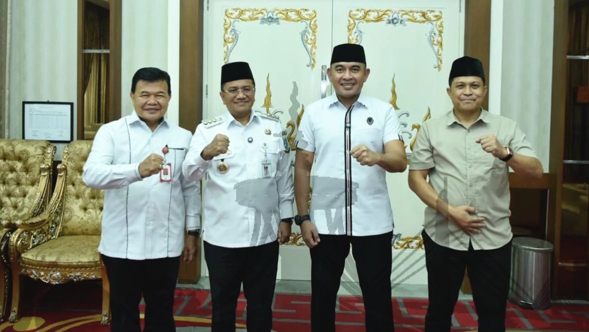 Wali Kota Jambi Maulana saat menerima kunjungan kerja Bupati Tanah Laut, Provinsi Kalimantan Selatan, Rahmat Trianto