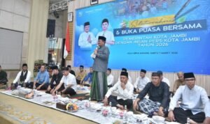 maulana buka bersama pers