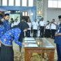 Wali Kota Jambi Maulana memimpin pengangkatan dan pengambilan sumpah PNS lingkup Kota Jambi