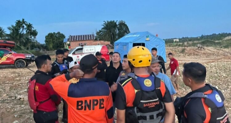 Perahu ketek terbalik