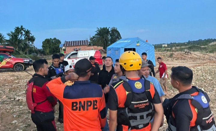 Perahu ketek terbalik