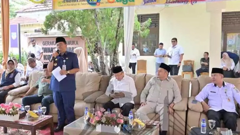 Wali Kota Jambi Maulana saat mendampingi Ketua DRPD Kota Jambi Kemas Faried Alfarelly melakukan Reses I tahun 2026 daerah Pemilihan III, Telanaipura, Danau Teluk dan Danau Sipin