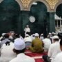Gubernur Jambi Al Haris saat menggelar safari subuh di Masjid Ar Raudhah, Telanaipura, Kota Jambi