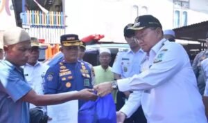 Maulana - Diza hadir serahkan bantuan tanggap darurat korban kebakaran di Jambi Kota Seberang