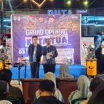 Maulana dan Diza saat grand opening Kota Tua