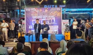 Maulana dan Diza saat grand opening Kota Tua