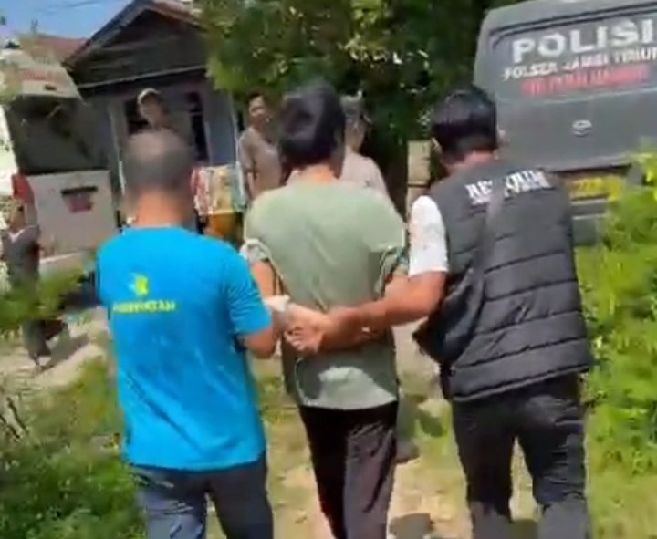 Aniaya ibu kandung