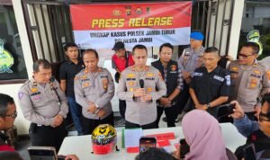 Penipuan emas