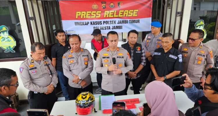 Penipuan emas