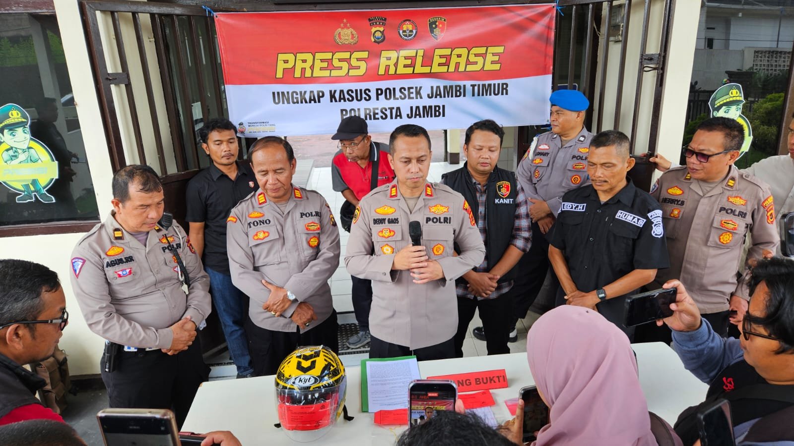 Penipuan emas