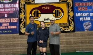 Lifter Jambi Yuliana Klarisa