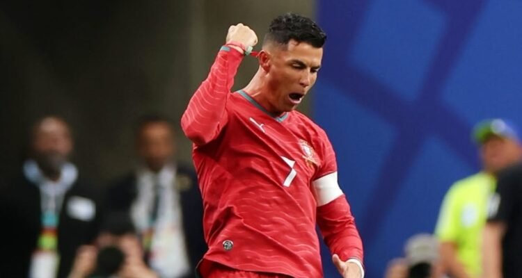 selebrasi cristiano ronaldo saat mencetak gol ke gawang uzbekistan di piala dunia 2026 selebrasi cristiano ronaldo saat mencetak gol ke gawang uzbekistan di piala dunia 2026