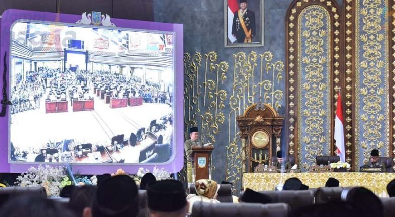 Wali Kota Maulana sampaikan capaian kinerja di sidang paripurna istimewa HUT ke 80 Kota Jambi