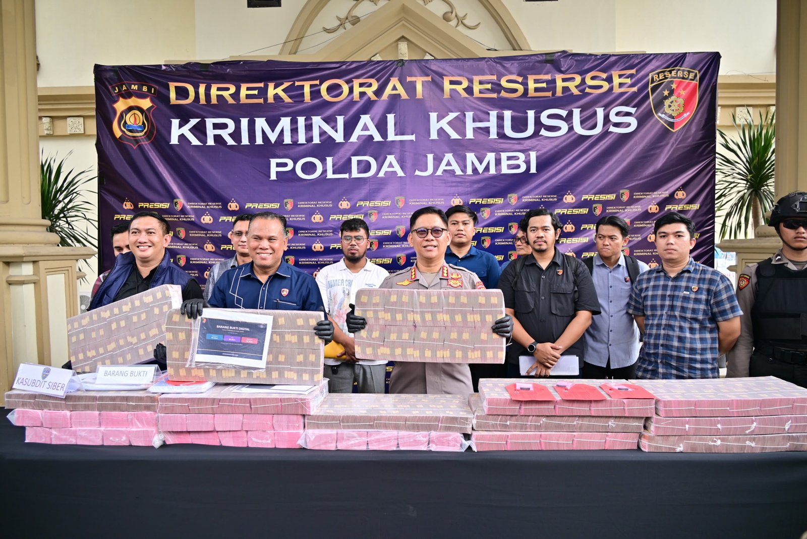 Pembobolan dana nasabah Bank Jambi
