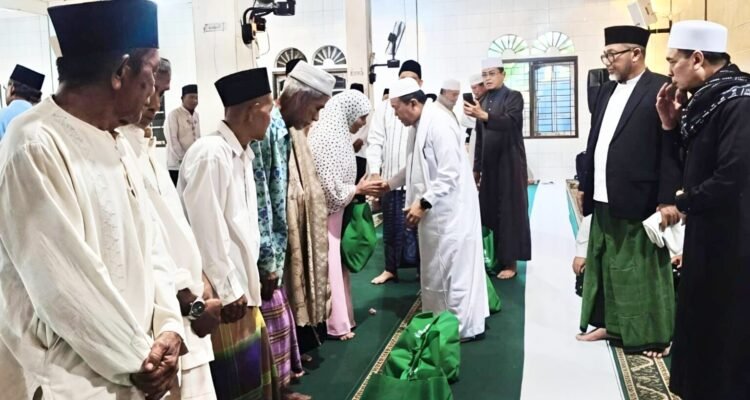 Safari subuh Gubernur Jambi Al Haris Safari subuh Gubernur Jambi Al Haris