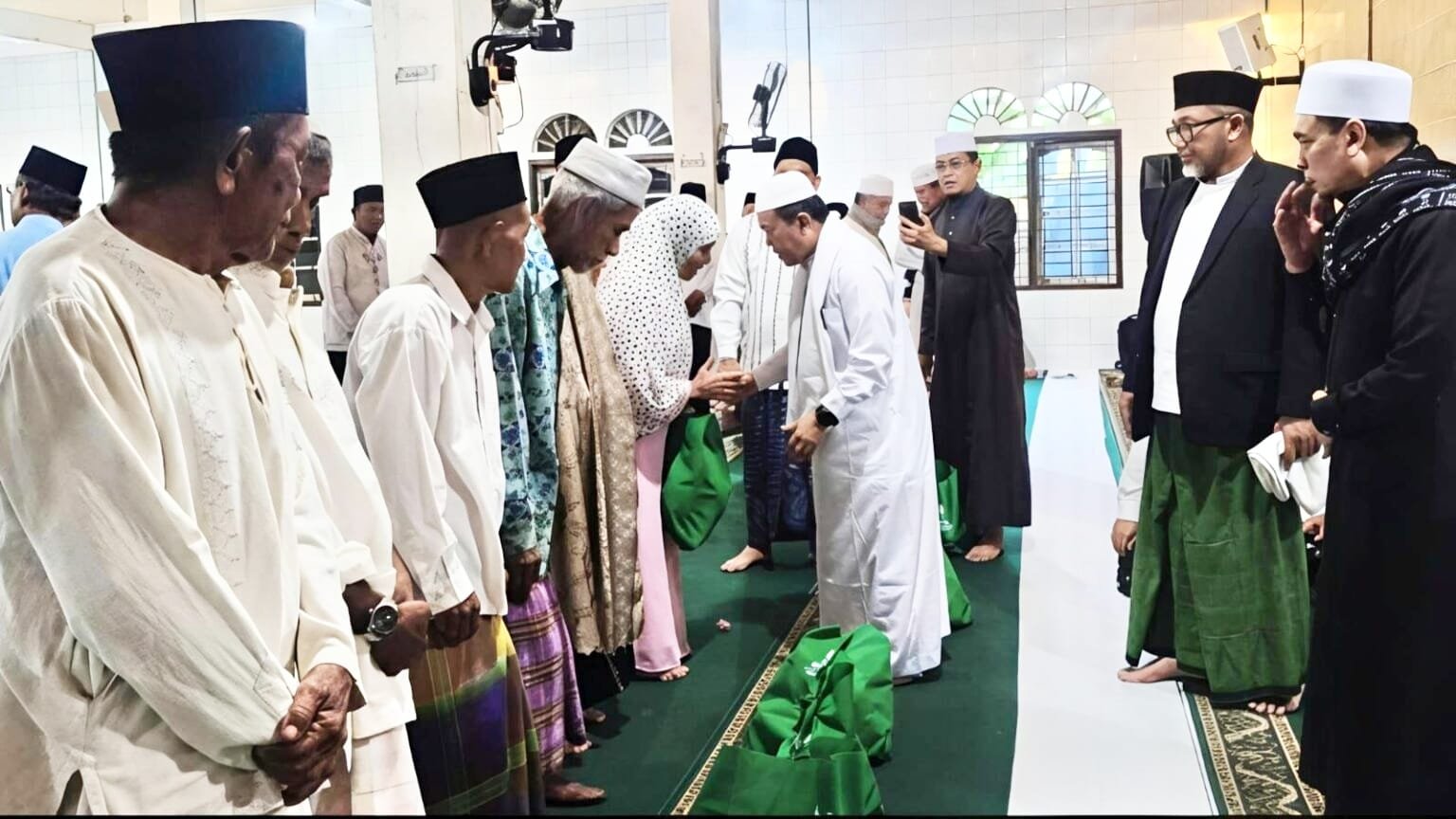 Safari subuh Gubernur Jambi Al Haris