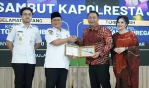 Wali Kota Jambi Maulana Wali Kota Jambi Maulana