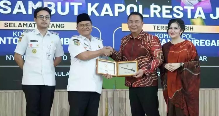 Wali Kota Jambi Maulana
