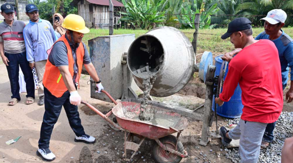 Wali Kota Maulana resmikan Program Kampung Bahagia di Kenali Asam